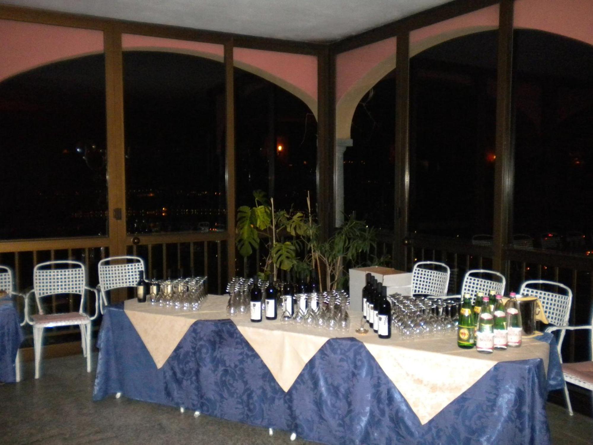 Hotel Battle Of Britain Ameno Bagian luar foto