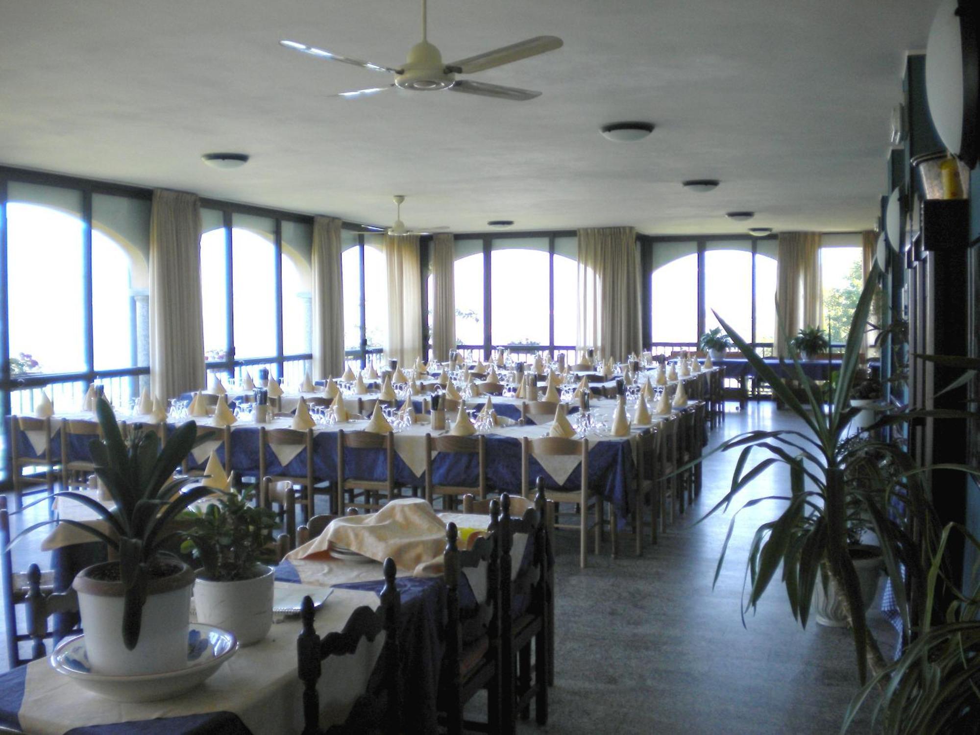 Hotel Battle Of Britain Ameno Bagian luar foto